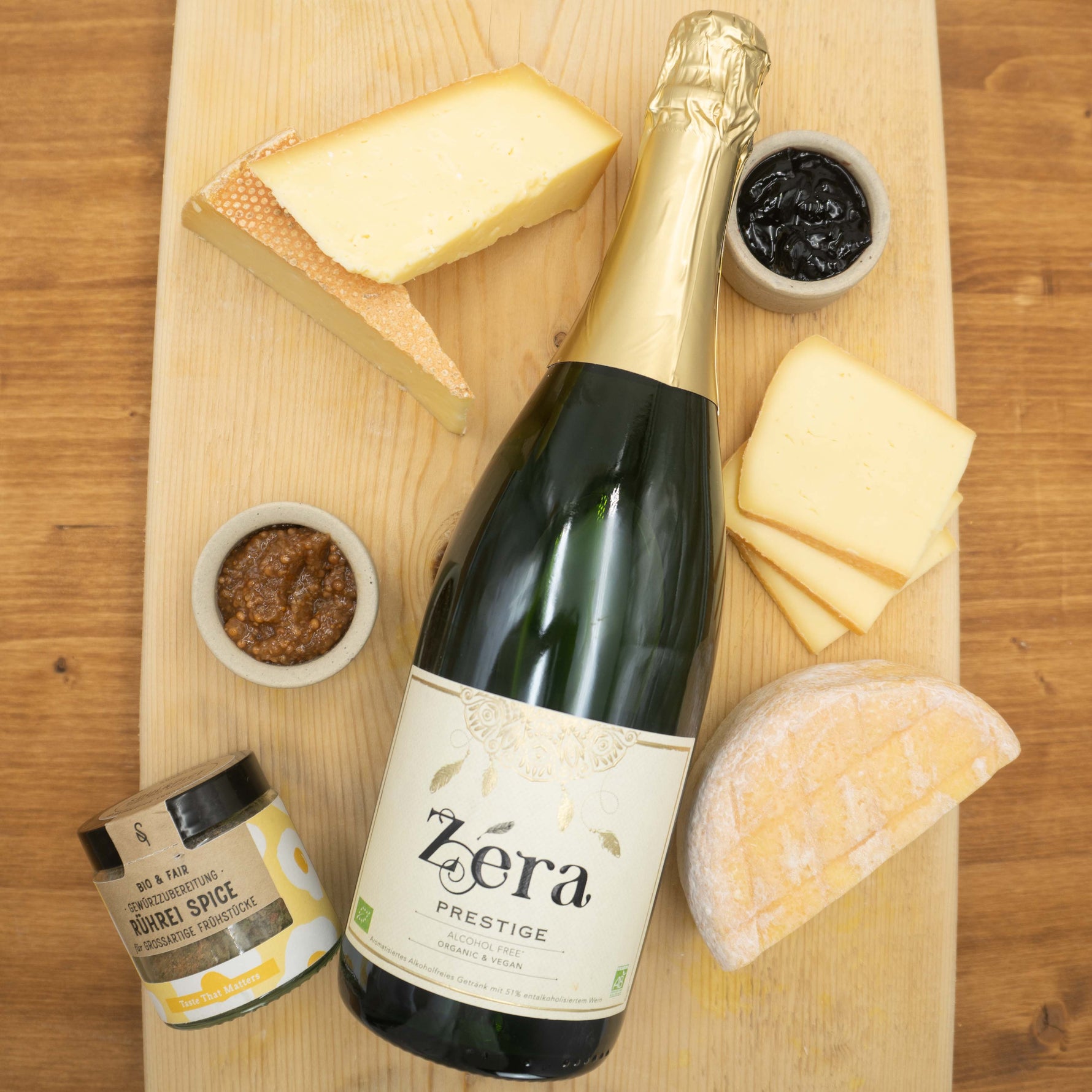 Osterpaket ausgepackt einzelne Produkte