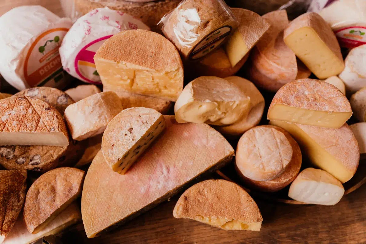 Ein großes Käsebrett