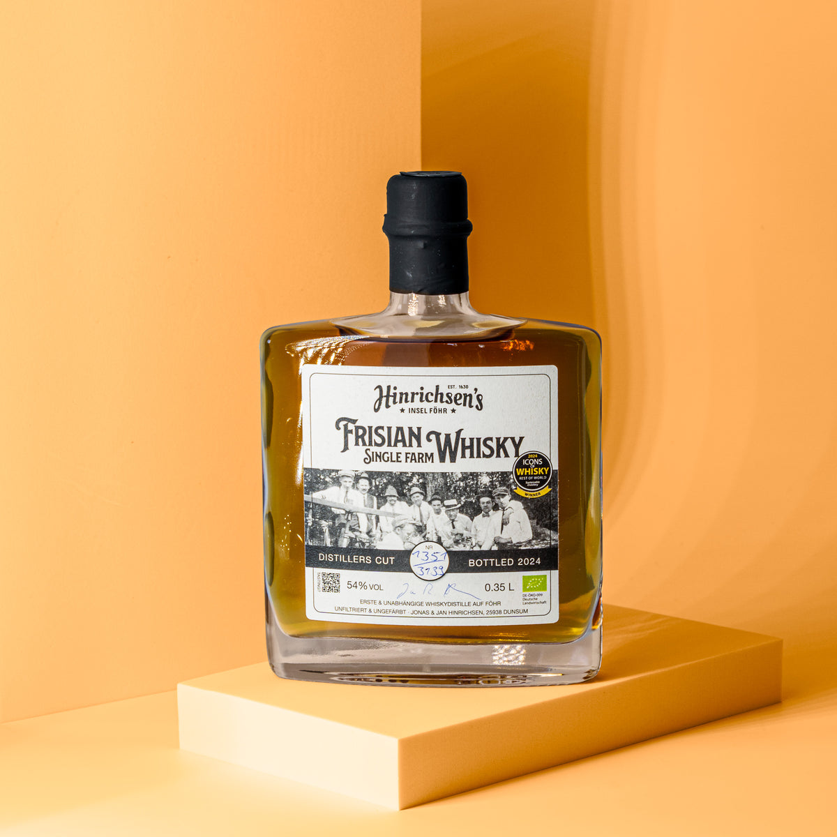 Flasche Föhrer Whisky 350m von Hinrichsen's Farm.