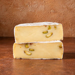 Angeschnittener Pistazien Camembert