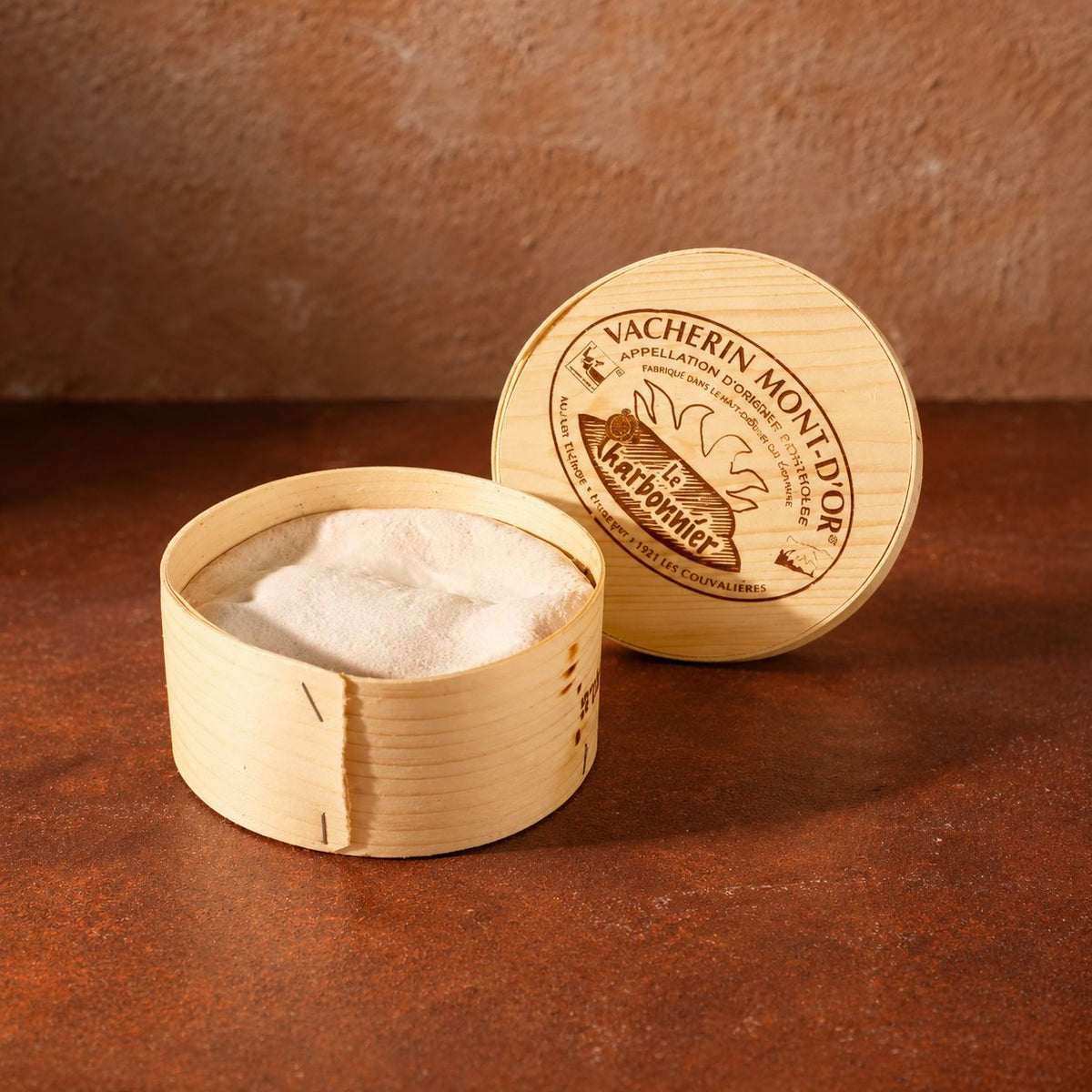 Ofenkäse in Holzschachtel
