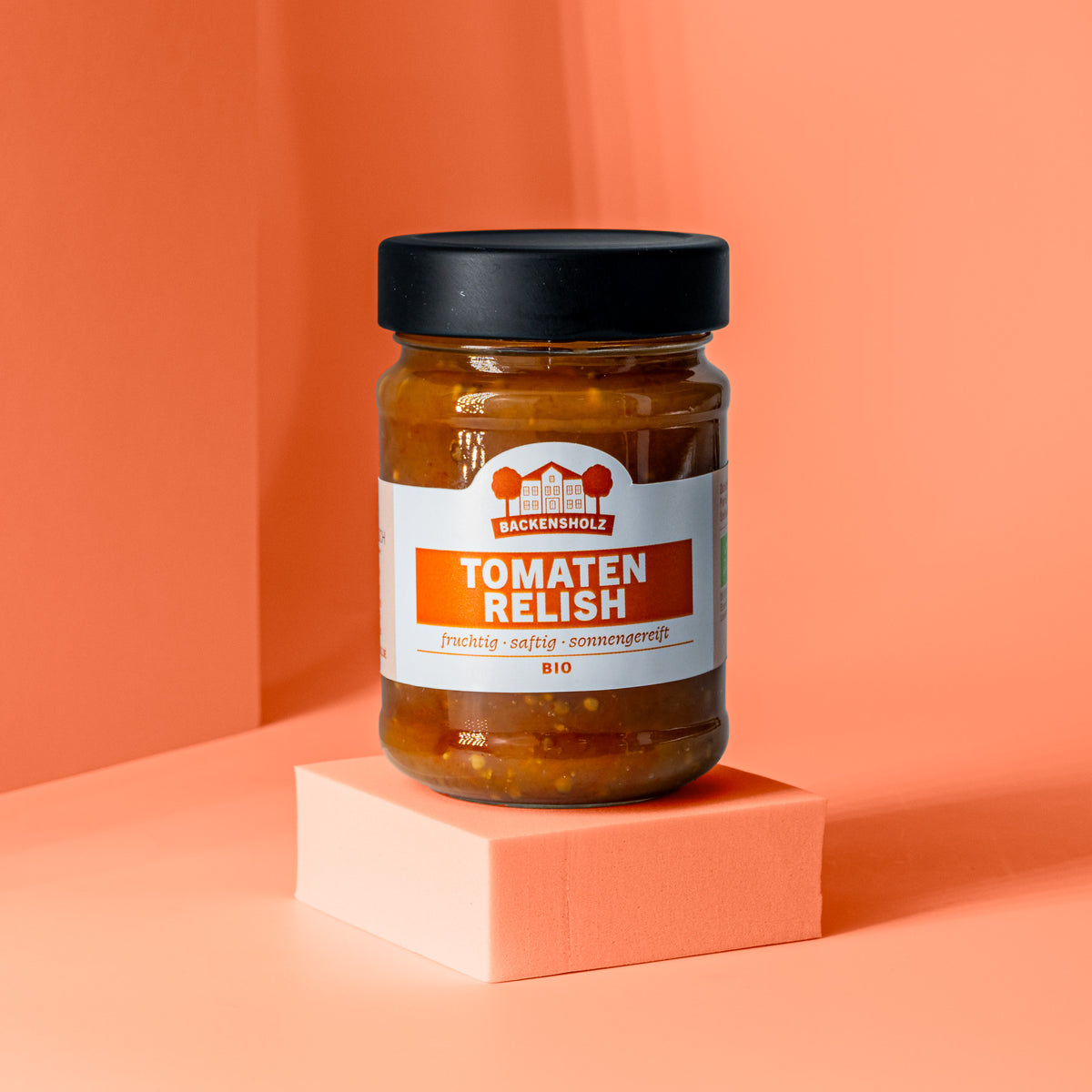 Glas rotes Tomaten Relish vom Backensholzer Hof.
