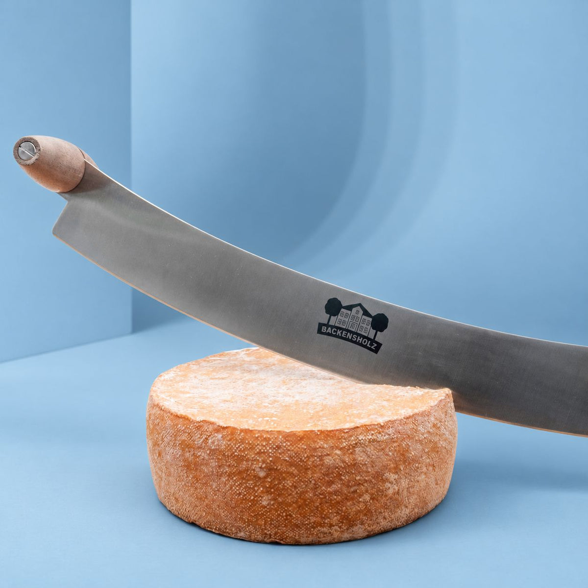 Wiegemesser im Käse